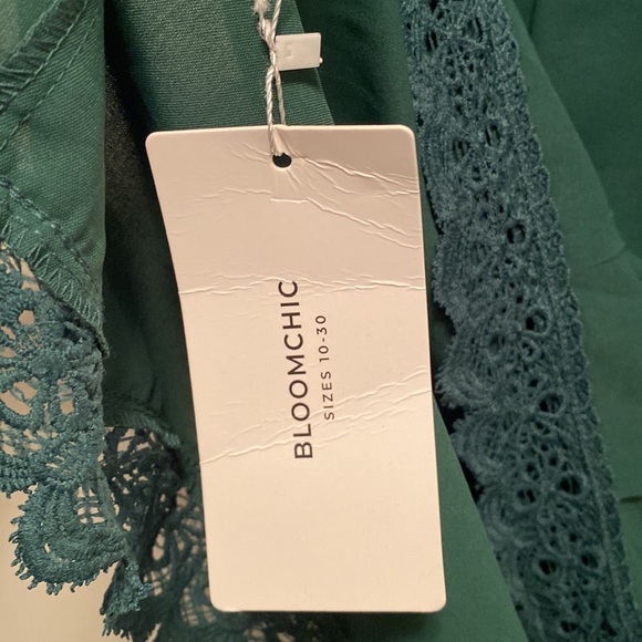 Brand New BloomChic Emerald Green Asymmetrical Dress…size 22-24 - Picture 5 of 5